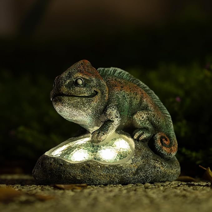 Rezpuao Solar Chameleon Garden Statues Outdoor Decor Resin Chameleon Figurine with Solar Light for Patio,Balcony,Yard,Lawn Ornament,Perfect Garden Gift