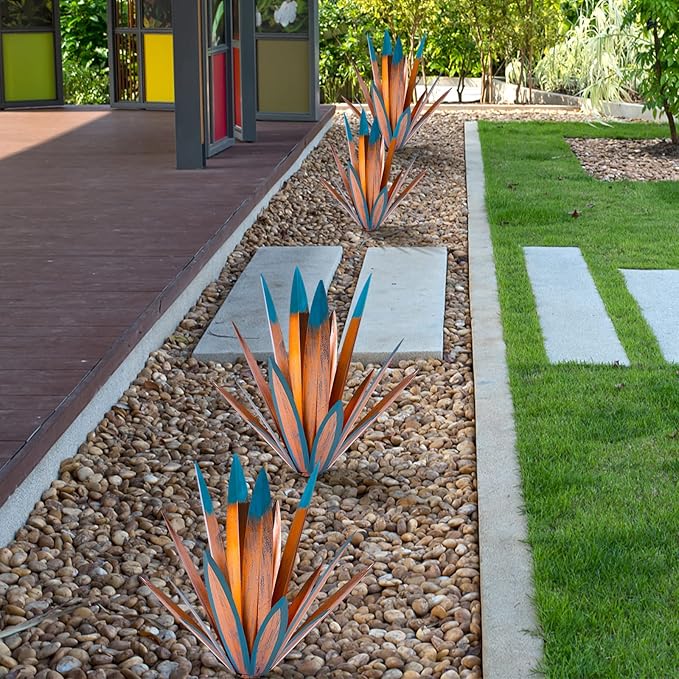 Homight Large Agave Sculpture Rustic Metal Agave Plant Outdoor Interior Decoration Outdoor Lawn Decoration Yard Wooden Posts Matching Garden Suitable for Patio
