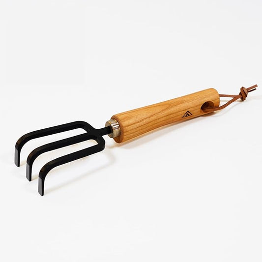 Hand Cultivator by Nokaji Yamago – Premium Japanese Garden Tool, Forged by Master Blacksmiths in Sanjo, Japan (Small)