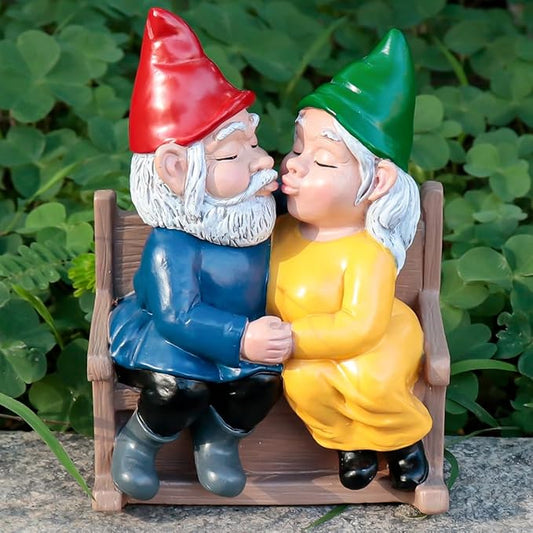 Chambtalie Kiss Garden Gnome Statue Couple in Love Collectible Figurine Mr and Mrs Gnome Sculpture Romantic Gnome Lover Couple Statues Indoor Outdoor Yard Home Décor Mom Dad Friends Gifts