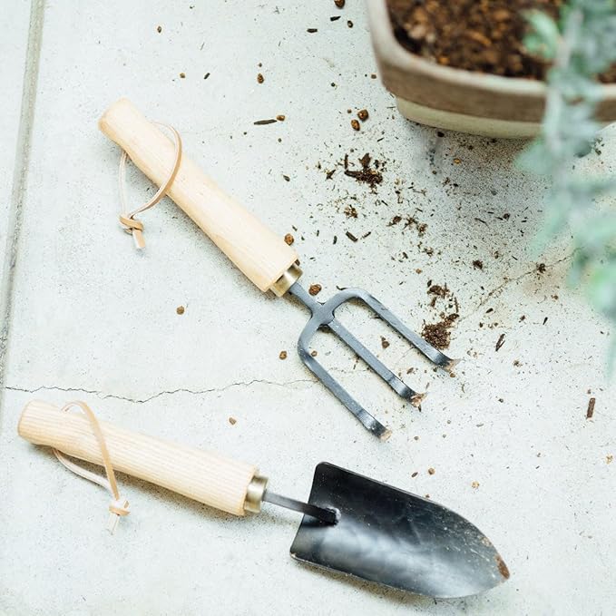 Hand Cultivator by Nokaji Yamago – Premium Japanese Garden Tool, Forged by Master Blacksmiths in Sanjo, Japan (Large)