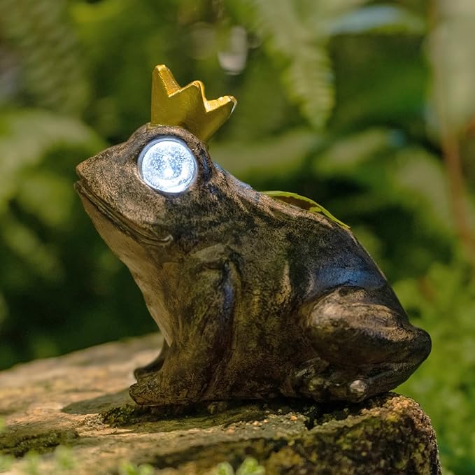Rezpuao Garden Decor Statue Frog Prince,Solar Statue Decor Frog Prince,Resin Frogs Figurine with Solar Light for Patio,Balcony,Yard,Lawn Ornament,Perfect Garden Gift